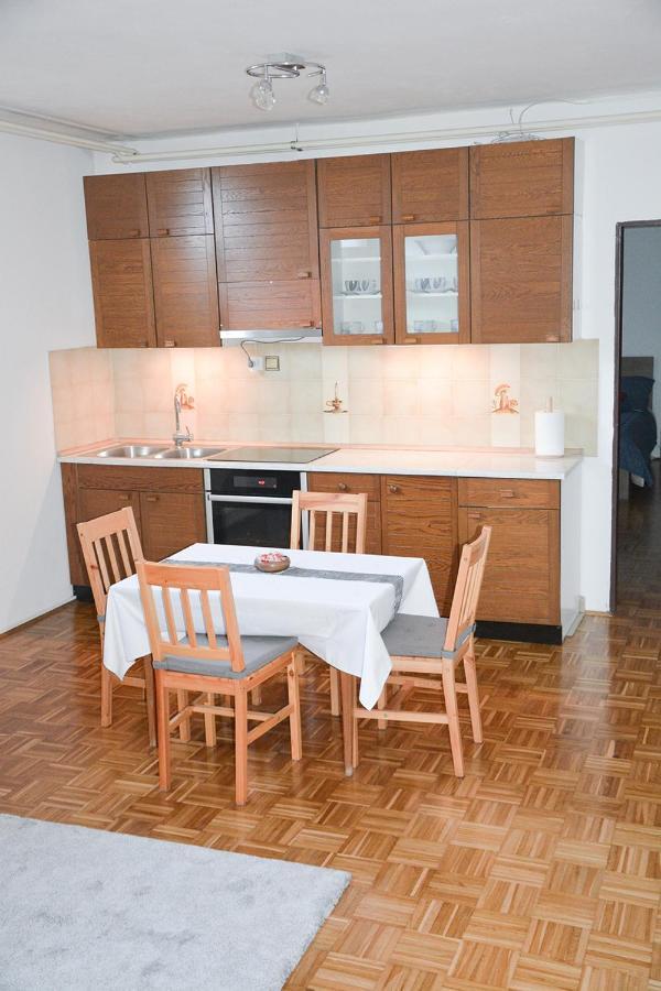 Apartma Vidmar Šenčur Eksteriør bilde